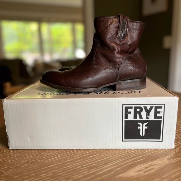 Frye Women's Dark Brown Ankle Boots (Jamie Stitch Short) - Picture 1 of 5
